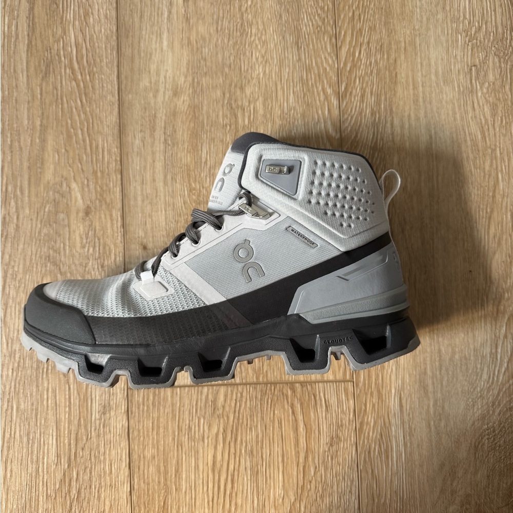 OnCloud Hiking sneakers